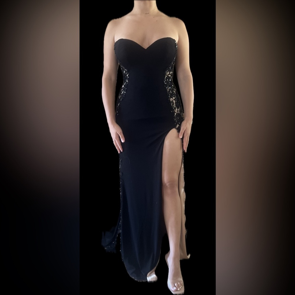 ✨ Stunning Custom Black Jovani Evening Gown – Size 6
